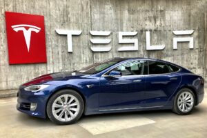Tesla, «Тесла» — американская компания, производитель электромобилей, зарядных станций и систем для хранения электроэнергии.